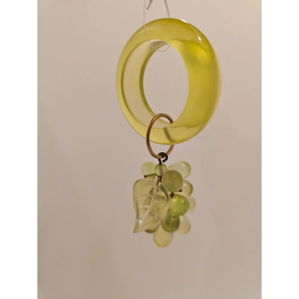 Charter Club Tuscany Grape Napkin Rings Set of 4 Sage Green Acrylic NOS